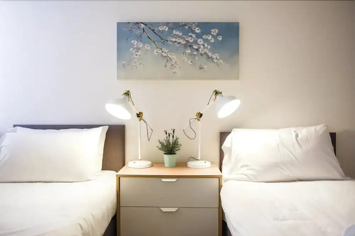 Room 2 of 22