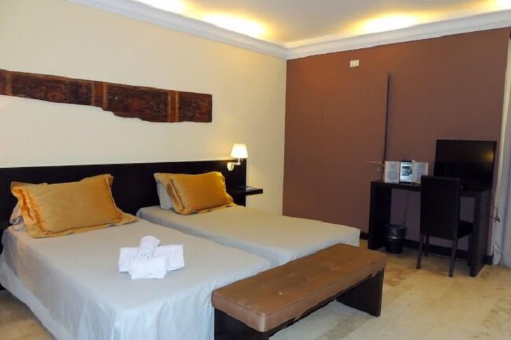 Room 9 of 29