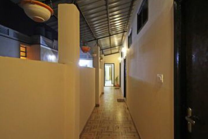 Ballroom/Hall 15 of 25