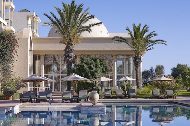 Hotel with Pool