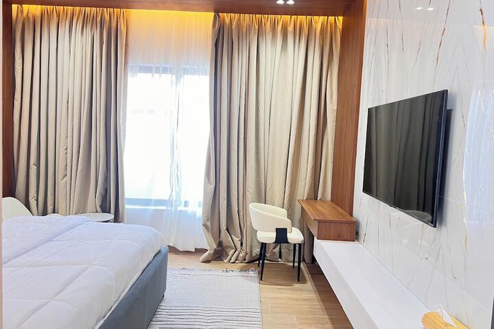 Room 8 of 61