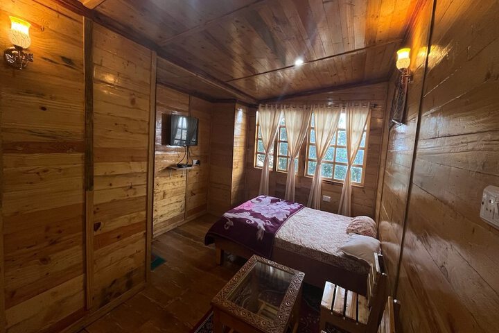 Room 4 of 53