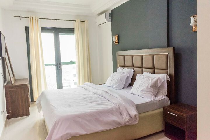 Room 12 of 130