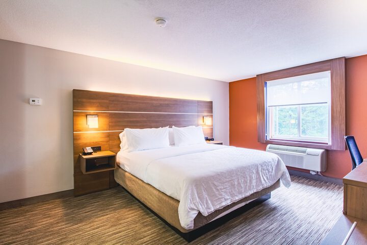Suite King Size Bed (1 of 38)