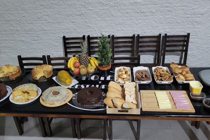 Dining 31 of 32