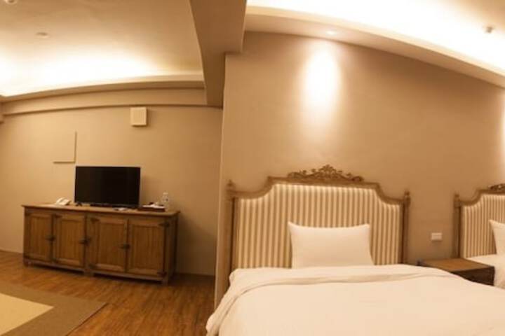 Room 16 of 36