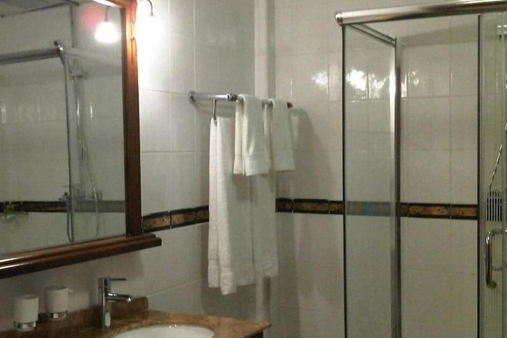 Room 35 of 53