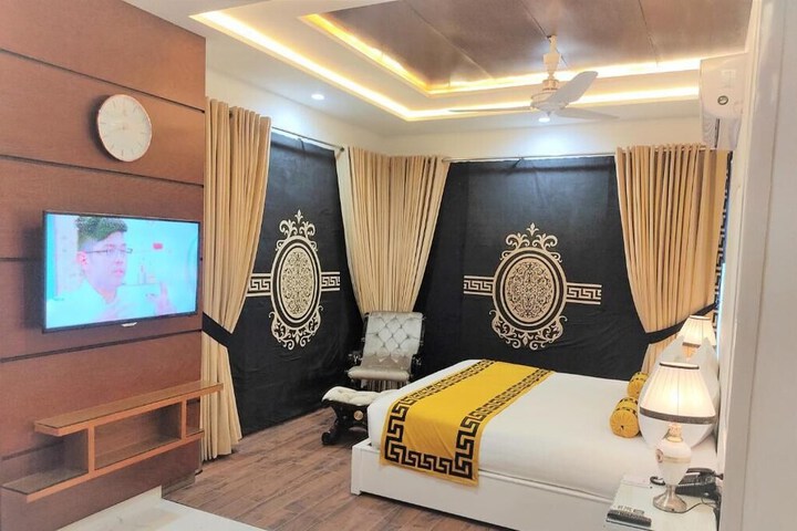 Room 3 of 6