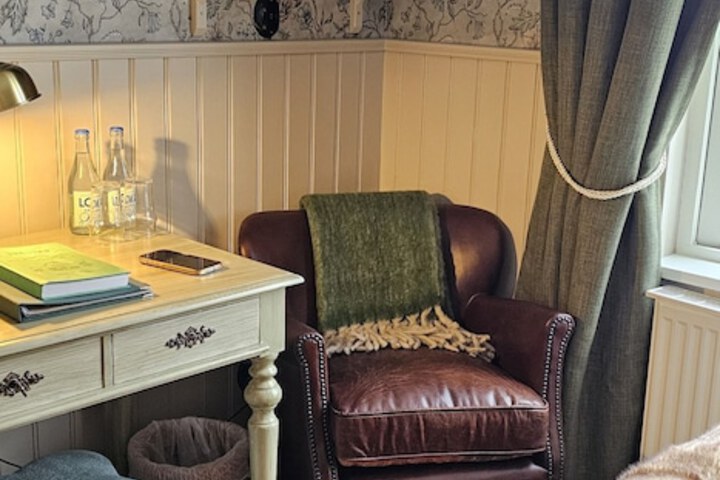Room 10 of 74