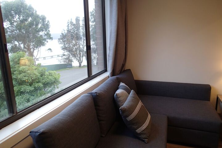 Room 12 of 220