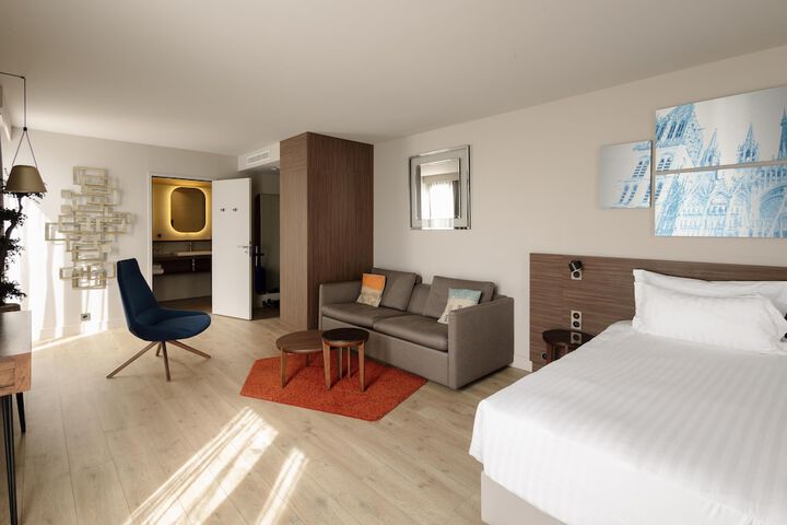 Room 40 of 106