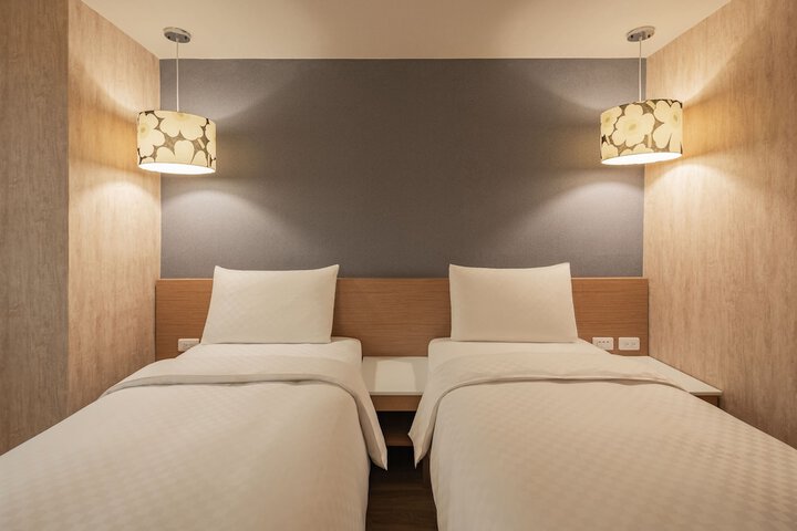 Room 15 of 76