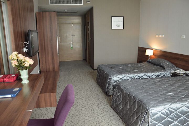 Room 6 of 36