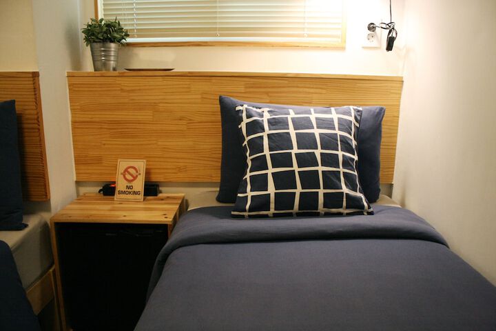 Room 12 of 37