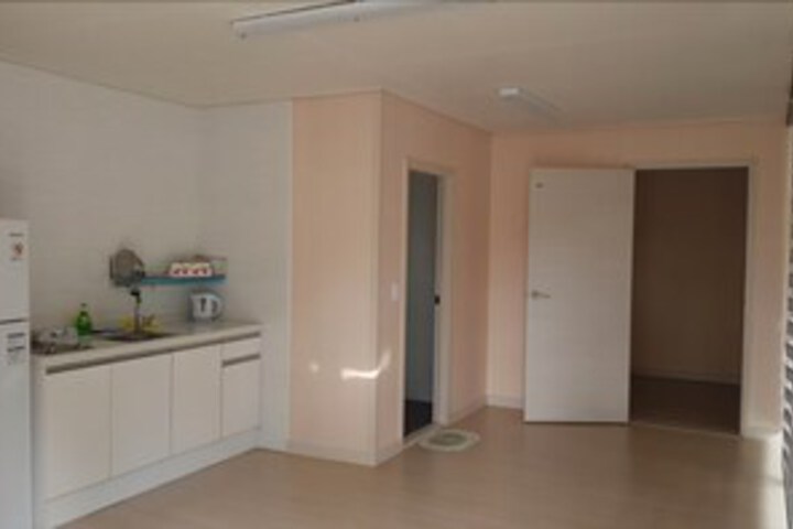 Room 7 of 12