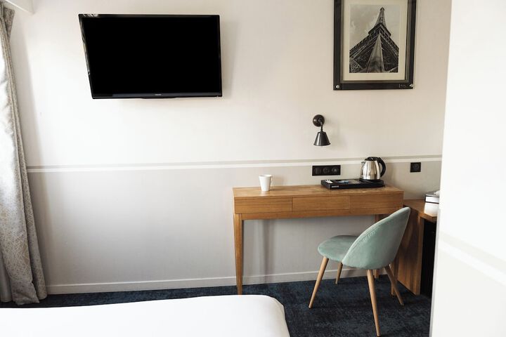 Room 13 of 37