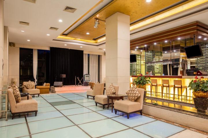 Guest Lobby