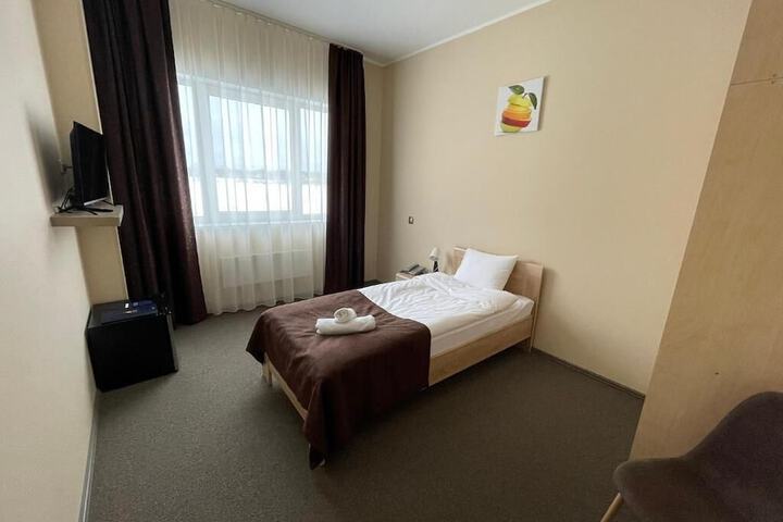 Room 8 of 32