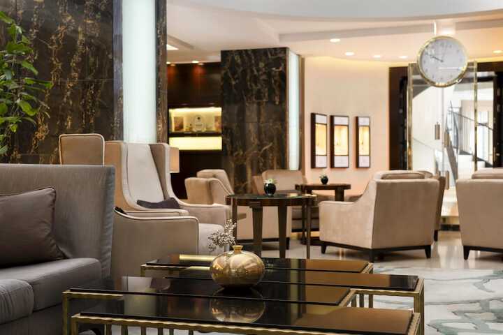 Entrance & Lobby