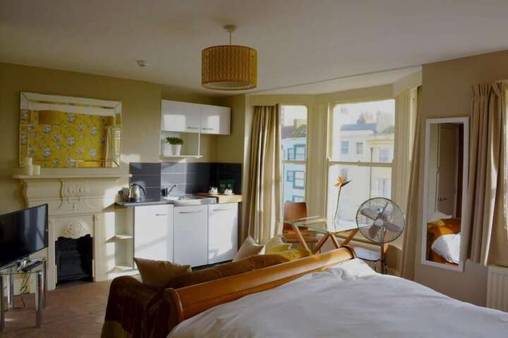 Room 16 of 52