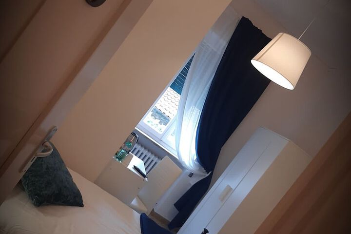 Room 6 of 6