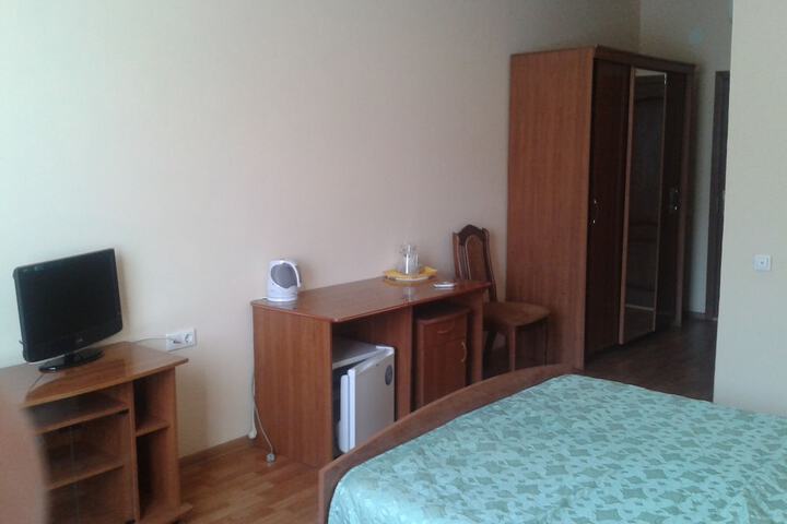Room 10 of 11