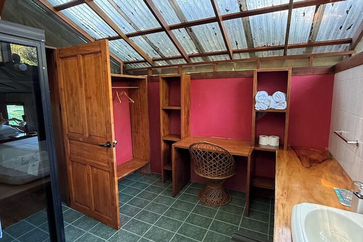 Room 9 of 19