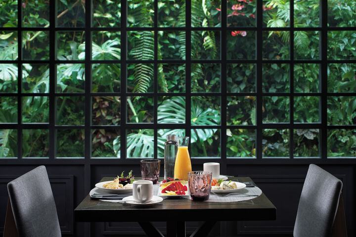 Dining 54 of 80