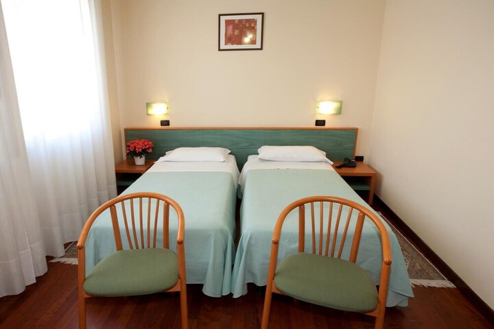 Room 30 of 75