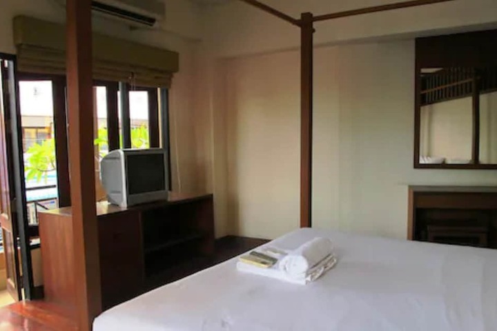 Room 19 of 96