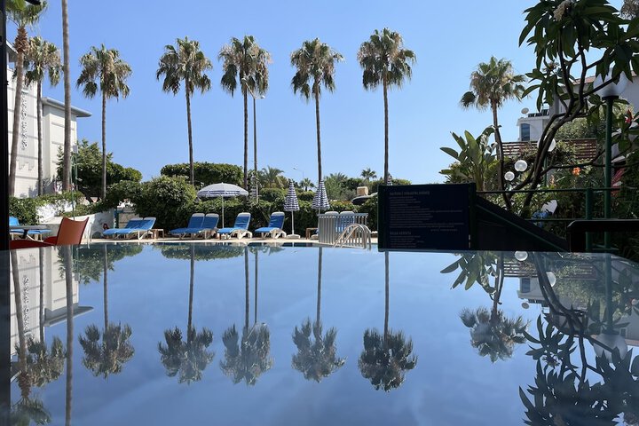 Hotel Pool