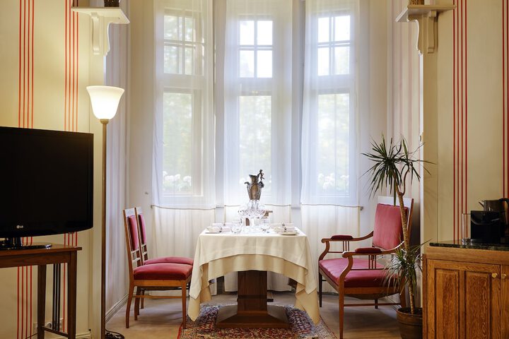 Room 15 of 80