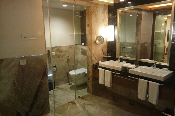 Room 34 of 116