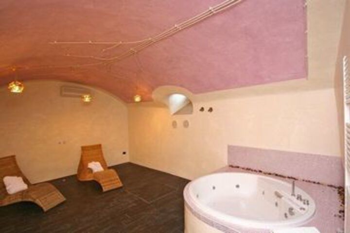 Hot Tub 33 of 51