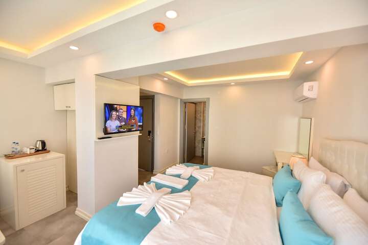 Room 16 of 43