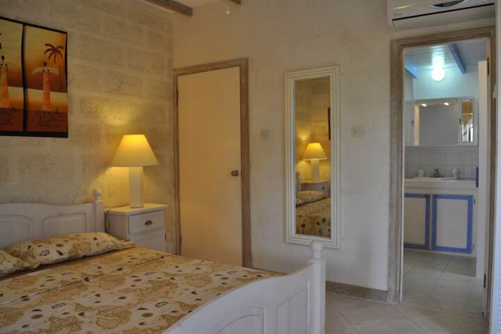 Room 4 of 25