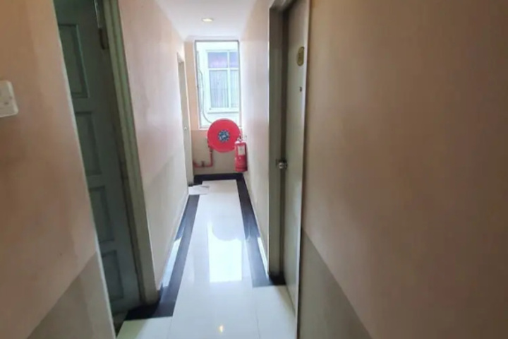 OYO 89970 Dg Hotel