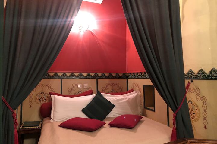Room 37 of 79