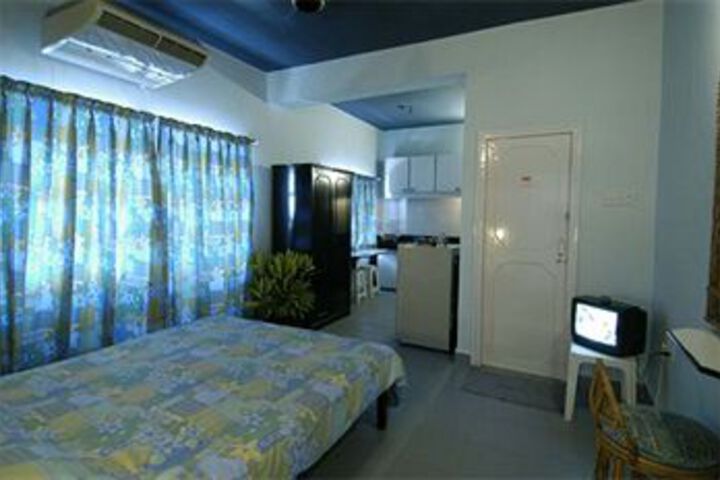 Room 8 of 15
