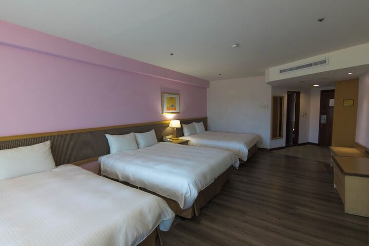 Room 15 of 90