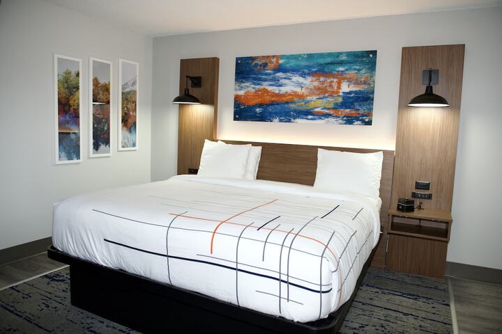 Room 6 of 42