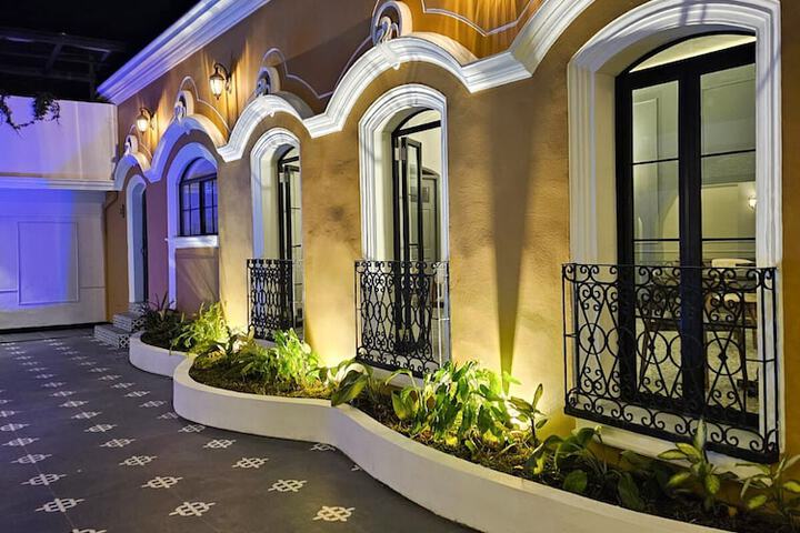 Remfort Hotel Antigua in Santa Ana