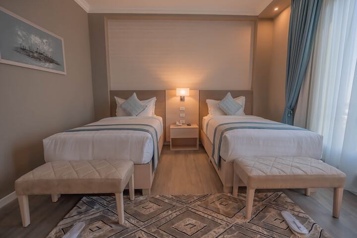 Room 10 of 76