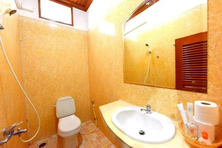 Room 9 of 26
