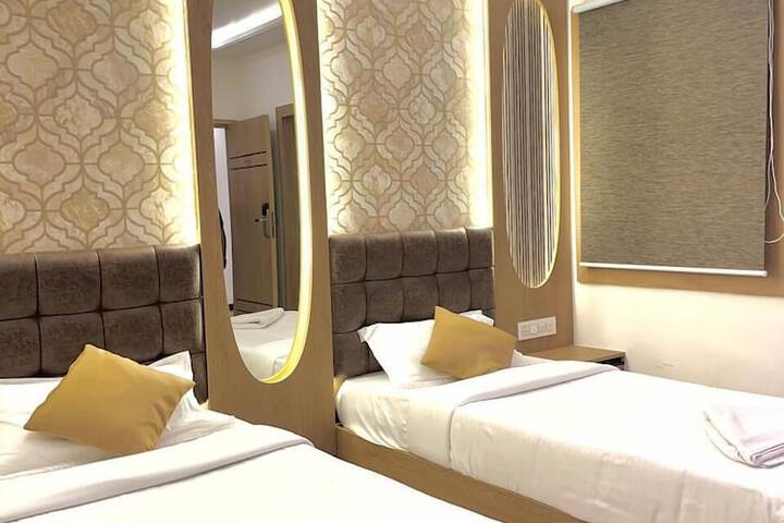Room 8 of 15