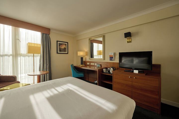 Room 73 of 292