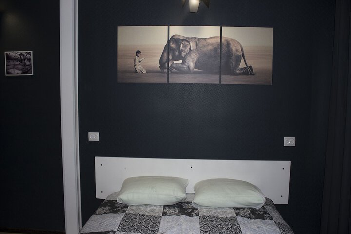 Room 4 of 38