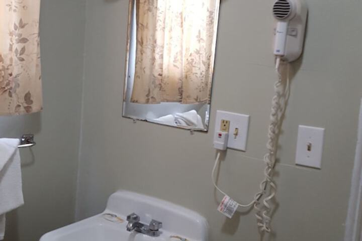 Room 7 of 8