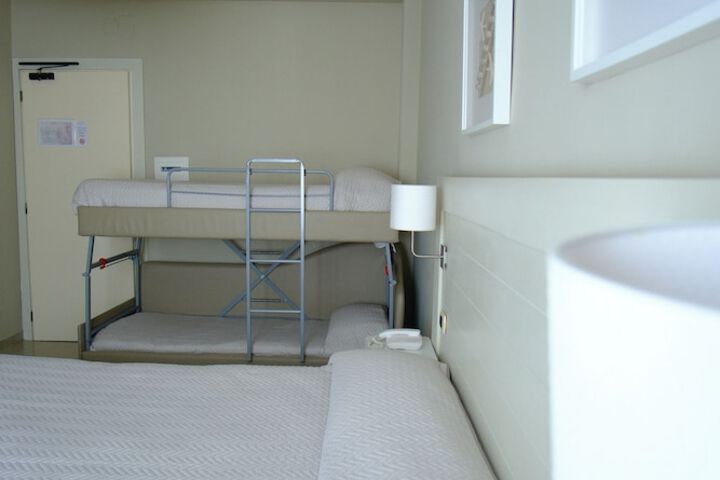 Room 43 of 85