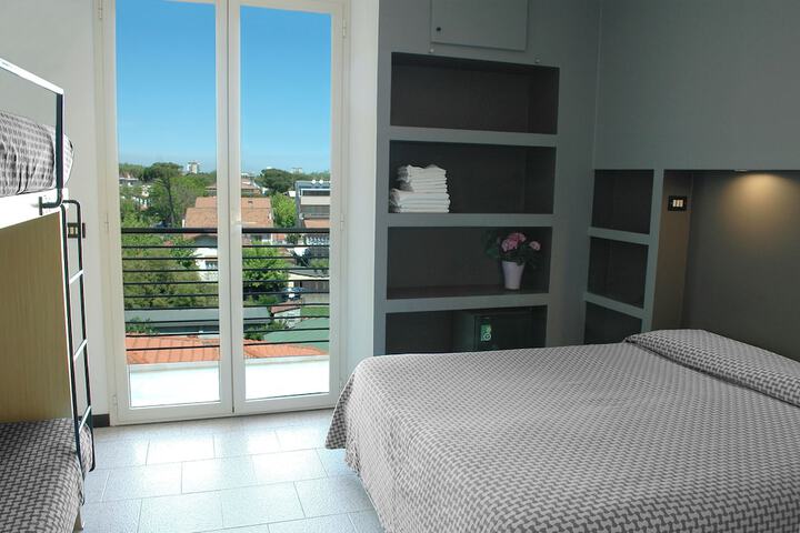 Room 16 of 61